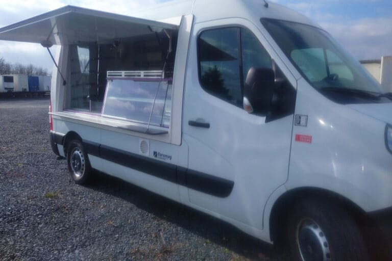 Location vehicule refrigéré camion frigo Petit Pingouin Saône-et-Loire Paray le Monial 71 - Camion magasin -2